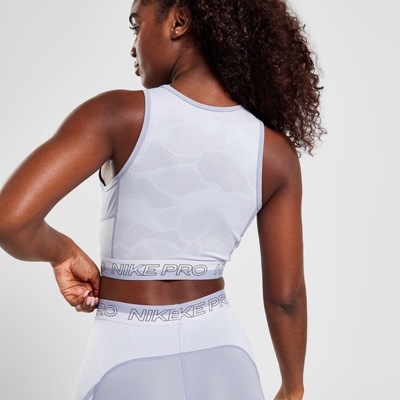 Nike Women's ProTraining Top & Bottom - Picture 3 of 16